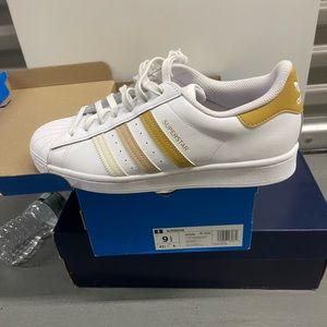 Adidas super star size  9.5 men  white brown